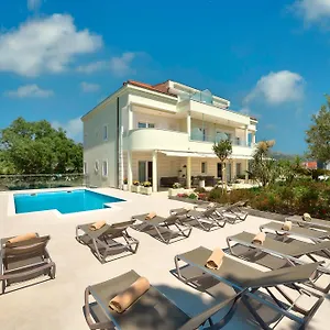 Luxury Apartments Villa Klara Split